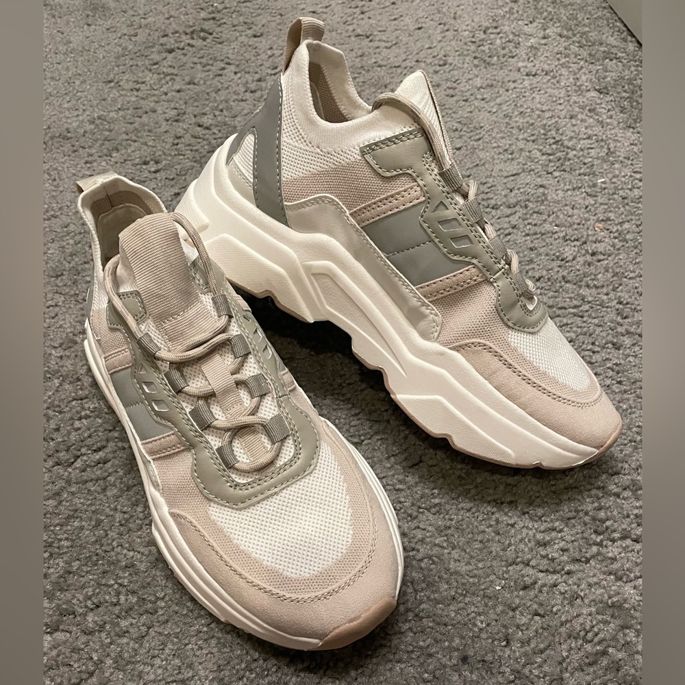 NWOT H&M Beige/White Fashion Sneakers US size 8